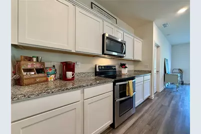 240 Hyde Park, Winder, GA 30680 - Photo 8
