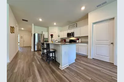 240 Hyde Park, Winder, GA 30680 - Photo 4