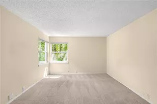 14 Dunwoody Springs Dr, Sandy Springs, GA 30328 - Photo 12