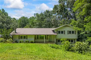 192 Summit St, Cornelia, GA 30531 - Photo 1