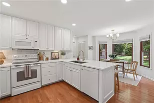 235 Carriage Station Cir, Roswell, GA 30075 - Photo 4