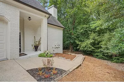 1367 Winborn Circle NW, Kennesaw, GA 30152 - Photo 6