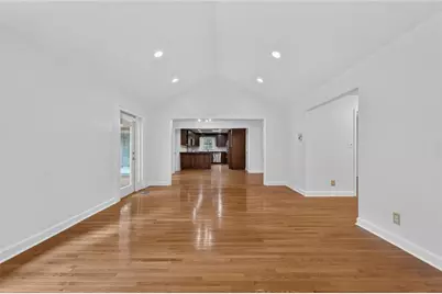 415 Forest Hills Drive, Sandy Springs, GA 30342 - Photo 8