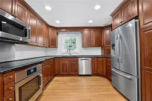 415 Forest Hills Dr, Sandy Springs, GA 30342 - Photo 10