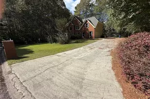 2781 Jen Chris Dr, Snellville, GA 30039 - Photo 2
