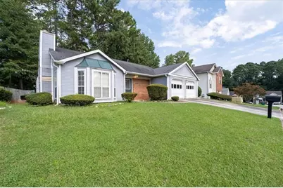 511 Barclay Court, Stone Mountain, GA 30083 - Photo 4