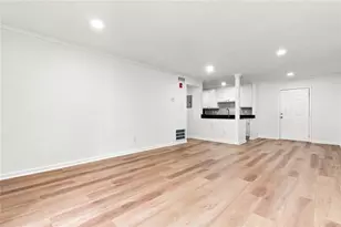 5095 Roswell Rd, Sandy Springs, GA 30342 - Photo 12