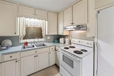 3130 Stratford Arms Drive, Atlanta, GA 30341 - Photo 10
