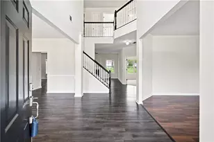 443 Leggett Oaks Ln, Lawrenceville, GA 30043 - Photo 4