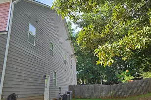 55 Colonial Ct, Senoia, GA 30276 - Photo 2