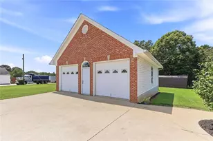 5573 Clarks Bridge Rd, Clermont, GA 30527 - Photo 8