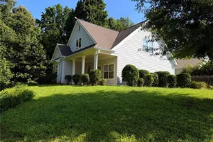 8850 Four Mile Creek Rd, Gainesville, GA 30506 - Photo 2
