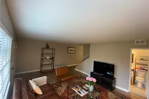 290 Lakemoore Dr NE, Atlanta, GA 30342 - Photo 4