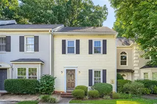 594 Harcourt Pl SE, Marietta, GA 30067 - Photo 1