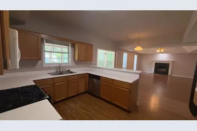 2042 Fox Hound Way, Lawrenceville, GA 30043 - Photo 4