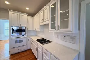 425 Arbor Creek Overlook, Roswell, GA 30076 - Photo 12