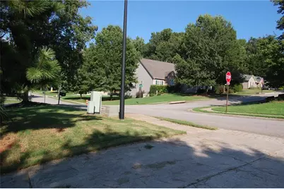 1129 Jefferson Walk Cir, Jefferson, GA 30549 - Photo 2