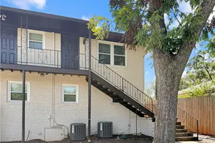 514 Clover Dr, Buford, GA 30518 - Photo 2