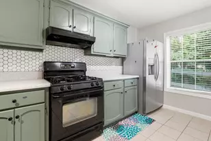 1402 N Crossing Dr NE, Atlanta, GA 30329 - Photo 8