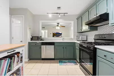 1402 N Crossing Drive NE, Atlanta, GA 30329 - Photo 10