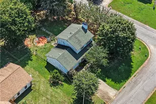 195 Kingsport Dr, Lawrenceville, GA 30046 - Photo 18