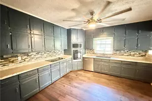 6371 Washington St, Union City, GA 30291 - Photo 8