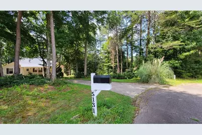 5131 Deer Path Ln, Gainesville, GA 30507 - Photo 2