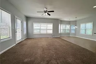 1129 Ida Woods Ct, Lawrenceville, GA 30045 - Photo 4