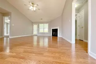 408 Lee Miller Dr, Suwanee, GA 30024 - Photo 4