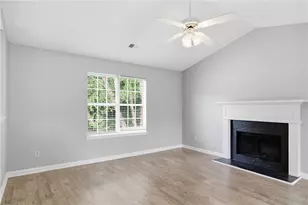 445 Buffington Dr, Union City, GA 30291 - Photo 8