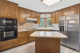 345 N Farm Dr, Alpharetta, GA 30004 - Photo 10
