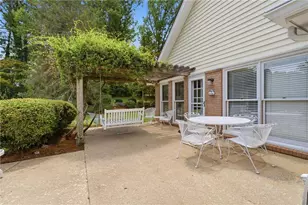 345 N Farm Dr, Alpharetta, GA 30004 - Photo 30