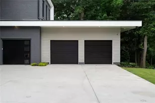 4063 Rickenbacker Dr NE, Atlanta, GA 30342 - Photo 8