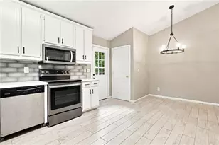 3949 Edgebrook Dr, Flowery Branch, GA 30542 - Photo 2
