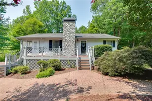 215 Heath Cove, Lavonia, GA 30553 - Photo 1