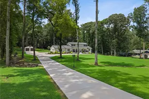 8890 Rum Ridge Dr, Jonesboro, GA 30236 - Photo 2