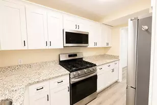 2244 Wellington Cir, Lithonia, GA 30058 - Photo 4