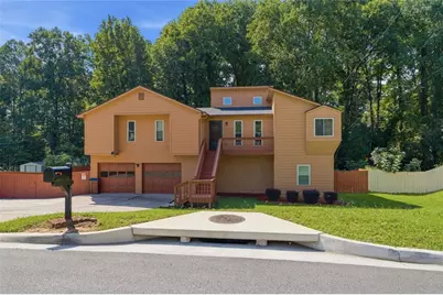 2890 Creekwood Lane NW, Lawrenceville, GA 30044 - Photo 2