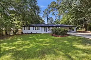 169 Robin Hood Dr, Newnan, GA 30263 - Photo 1