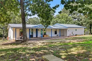 824 Fairview Farm Cir, Lavonia, GA 30553 - Photo 4