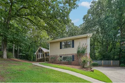 2192 Tully Wren NE, Marietta, GA 30066 - Photo 2