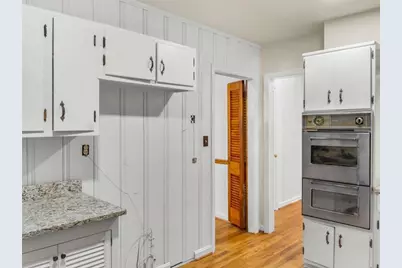 2560 Wood Valley Drive, East Point, GA 30344 - Photo 18
