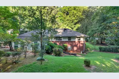 2560 Wood Valley Drive, East Point, GA 30344 - Photo 32