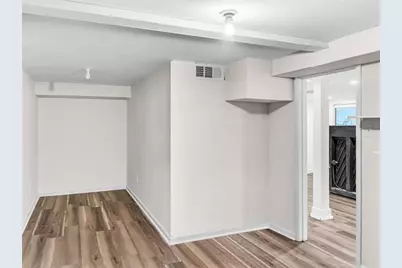 2560 Wood Valley Drive, East Point, GA 30344 - Photo 24
