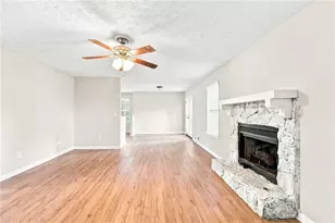 2313 Ivy Crest Dr, Buford, GA 30519 - Photo 4