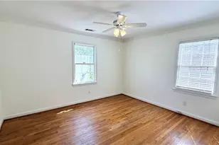 463 Lynnhaven Dr SW, Atlanta, GA 30310 - Photo 12