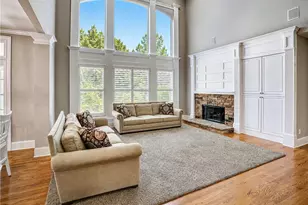 1043 Meadow Club Ct, Suwanee, GA 30024 - Photo 4