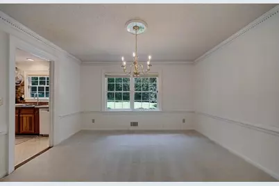 940 Hunterhill Drive, Roswell, GA 30075 - Photo 8