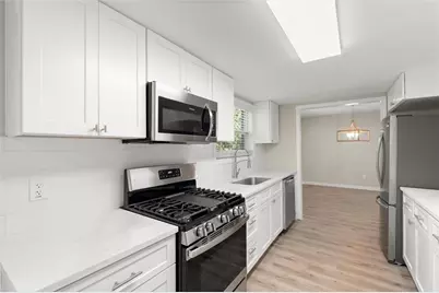 495 Larchmont Circle NW, Atlanta, GA 30318 - Photo 6