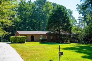 5428 Smoke Rise Dr, Stone Mountain, GA 30087 - Photo 2